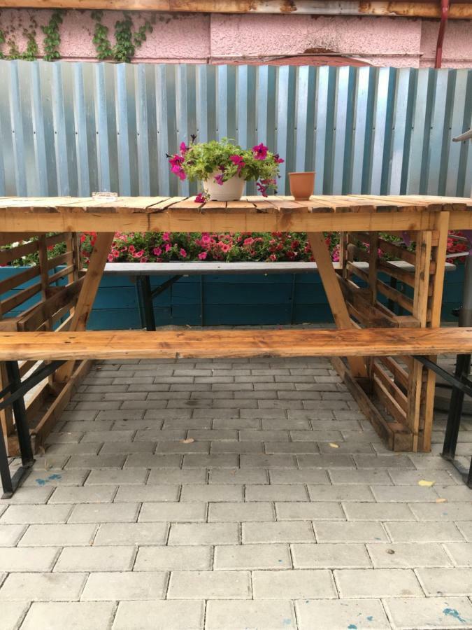 Banat 4 Hostel Бухарест Экстерьер фото